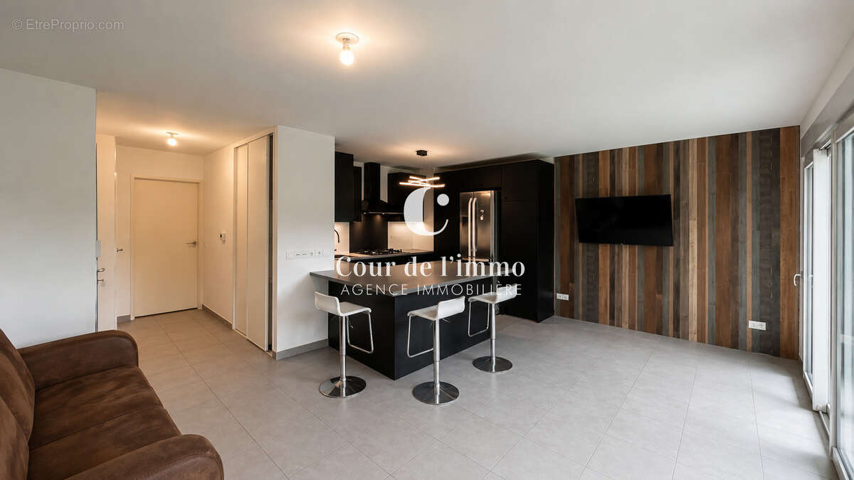 Appartement à AMBILLY