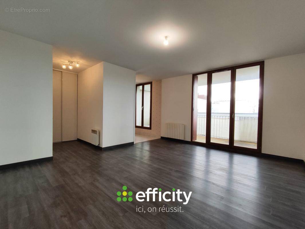 Appartement à SAINT-JACQUES-DE-LA-LANDE