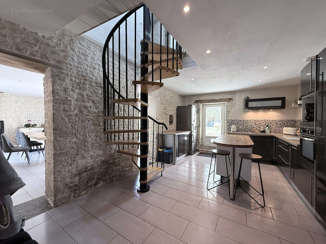 Maison 95 m² à Salles-Sur-Mer  - photo 4