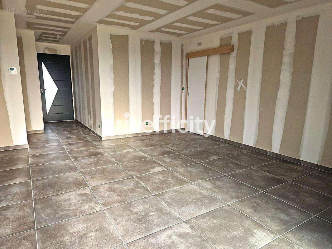 Maison à NIEULLE-SUR-SEUDRE