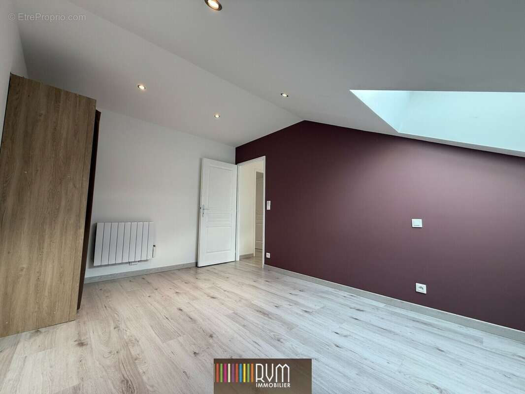 Chambre 2 - Appartement à PONT-D&#039;AIN