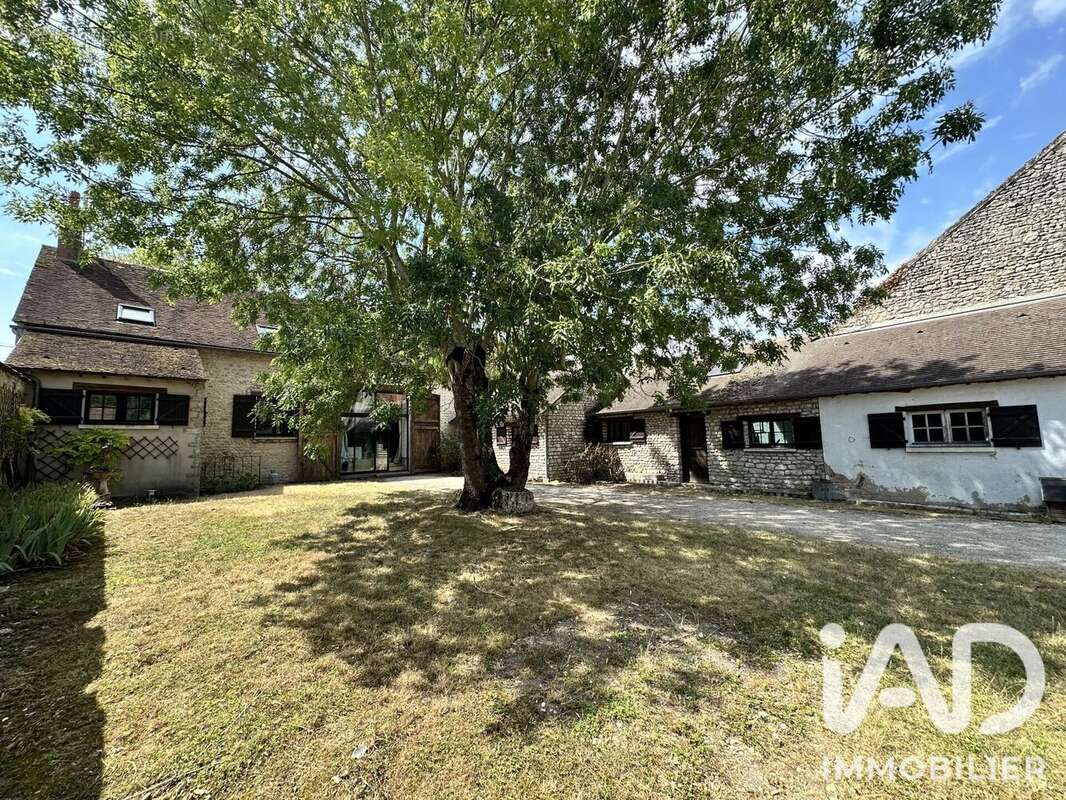 Maison 206 m² à Barville-En-Gatinais  - photo 2