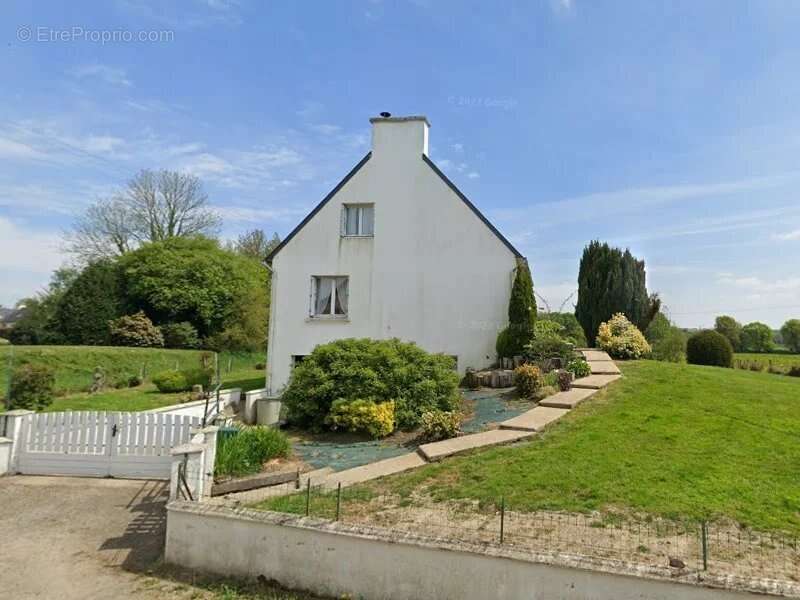 Maison à TREBRIVAN