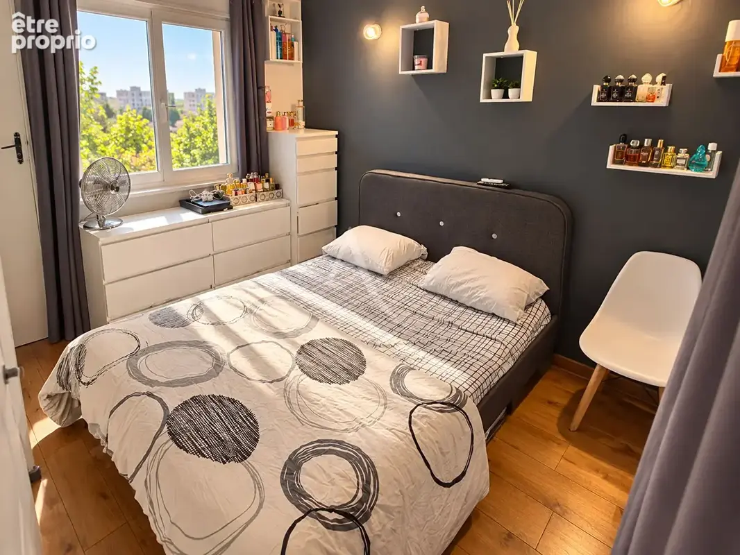 TOULON - Appartement T3 traversant avec terrasse, balcon et cave - photo 4