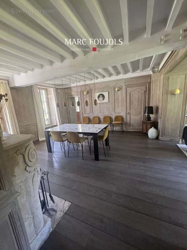 Maison à LE PERRAY-EN-YVELINES