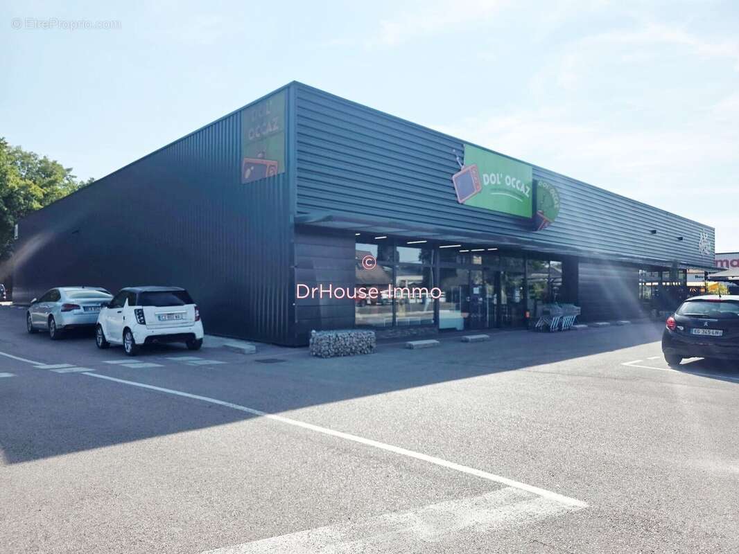 Commerce 600 m² à Dole  - photo 9