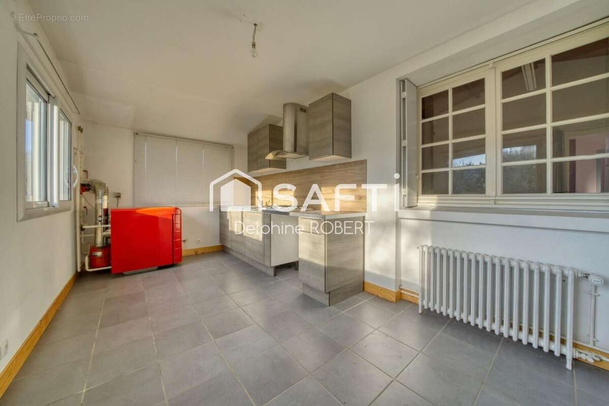 Maison 100 m² à Le Douhet  - photo 2