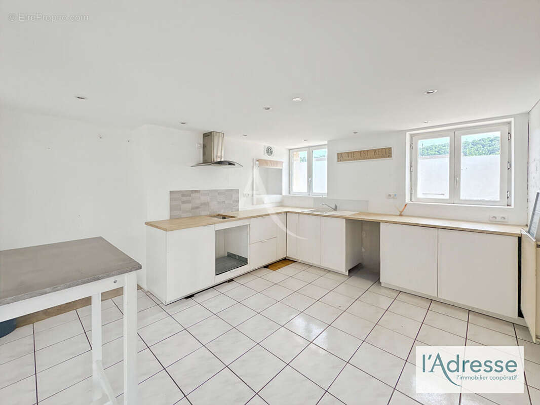 Maison à FLEURY-SUR-ANDELLE