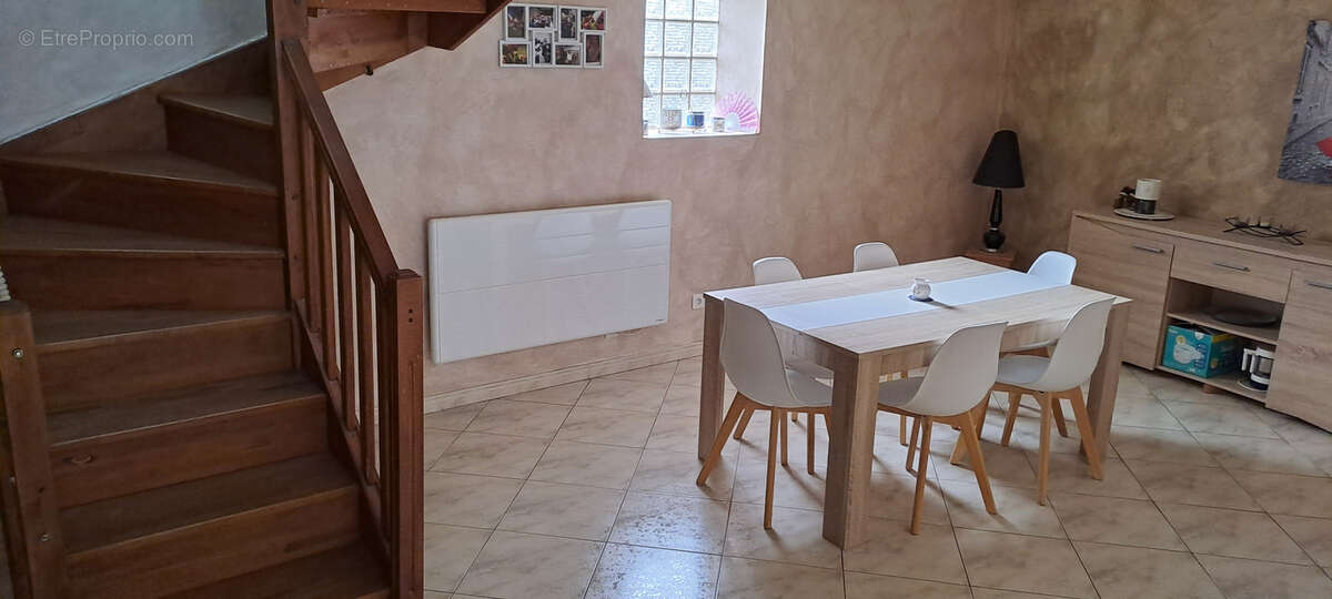 Maison à AILLANT-SUR-THOLON