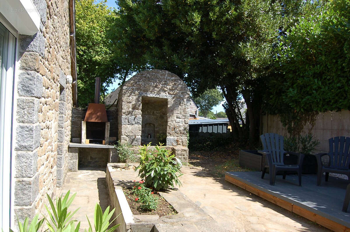 Maison à LE TRONCHET