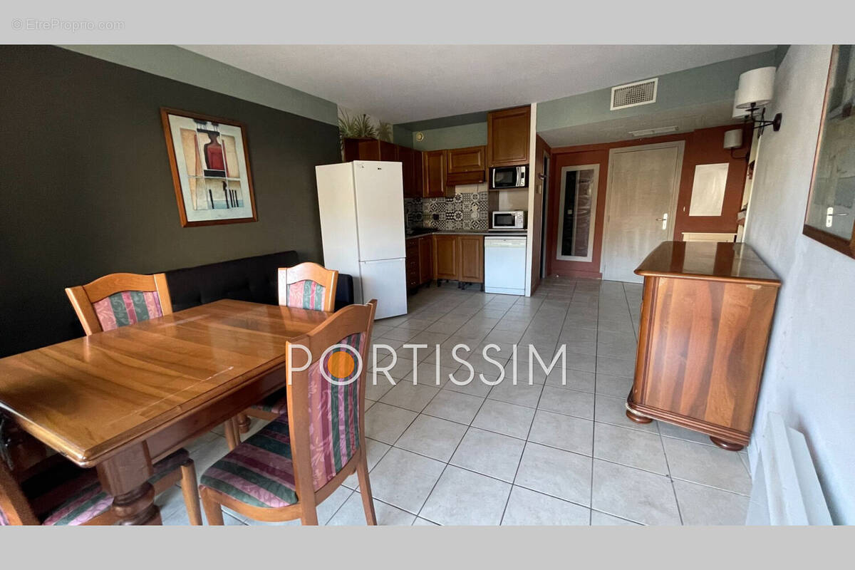 Appartement à SAINT-LAURENT-DU-VAR