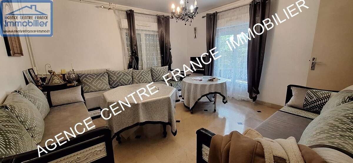 BOURGES, proche EMB. Grande maison familiale d'environ 300 m² avec 7 chambres DPE D - photo 14