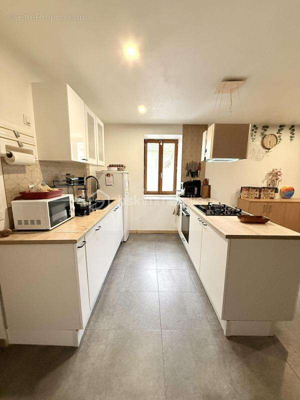 Maison à VILLENEUVE-LES-SABLONS