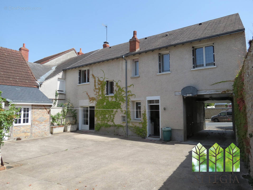 Maison 175 m² à La Chatre  - photo 3