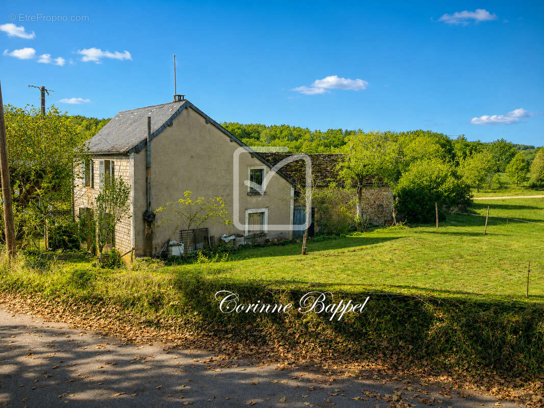 Maison à COULAURES