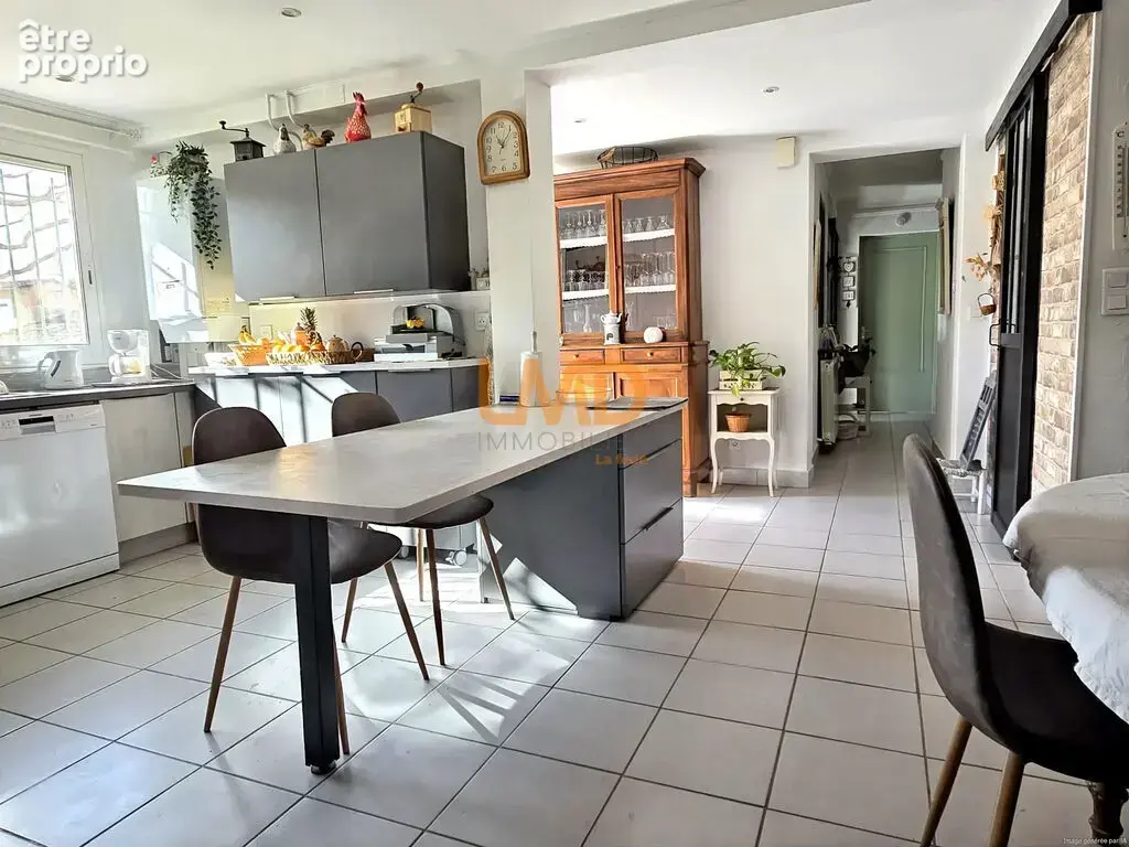 Maison avec appartement indépendant, garage et terrasses, vue Al - photo 4