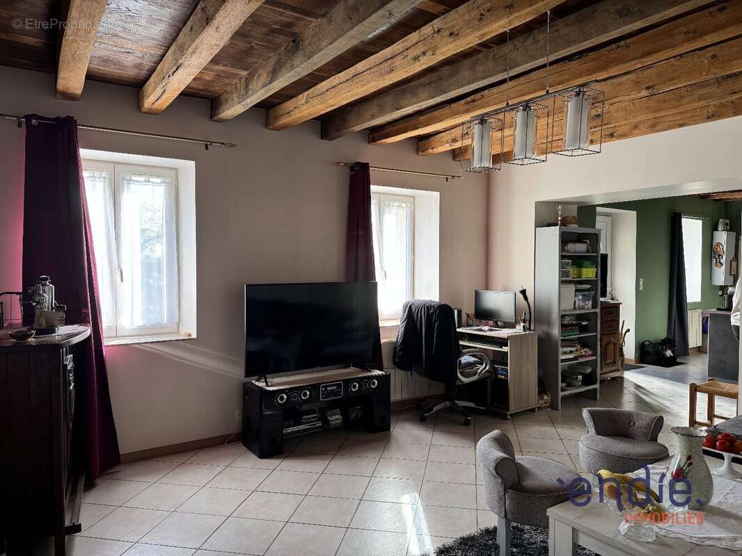 Maison à LURCY-LEVIS