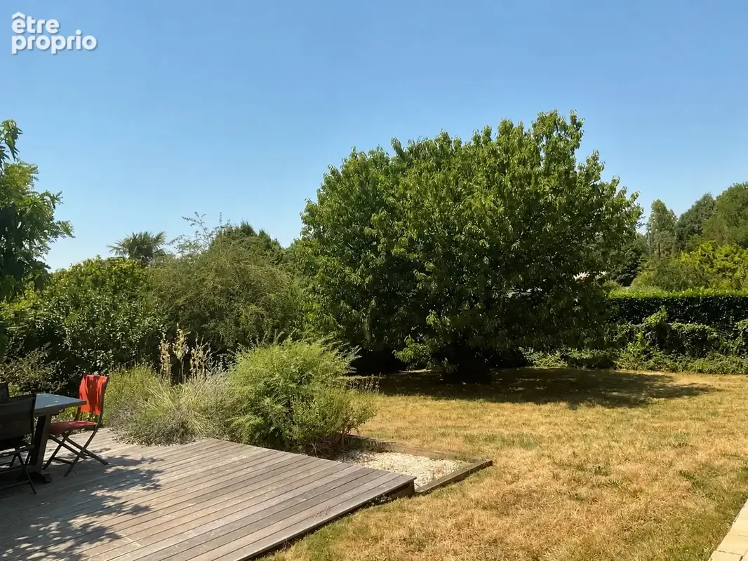 Maison T6 avec garage sur beau terrain de 1300m2 - photo 5