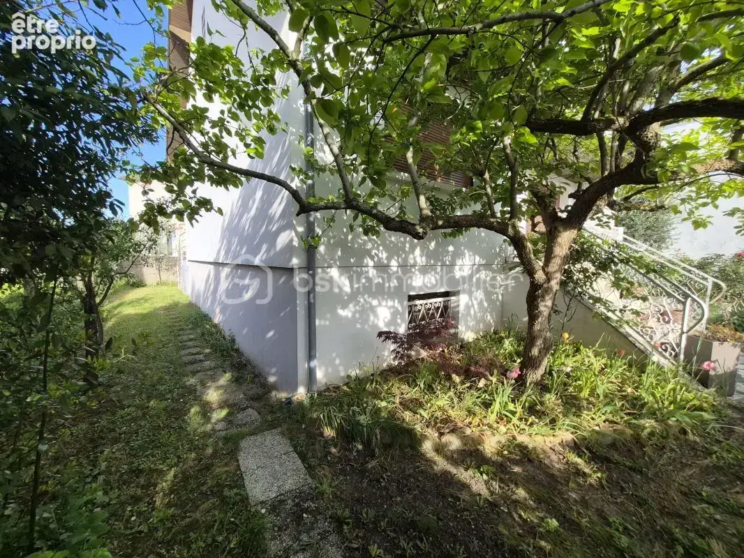 Charmante maison familiale avec beaux volumes et extérieur agréable - photo 18
