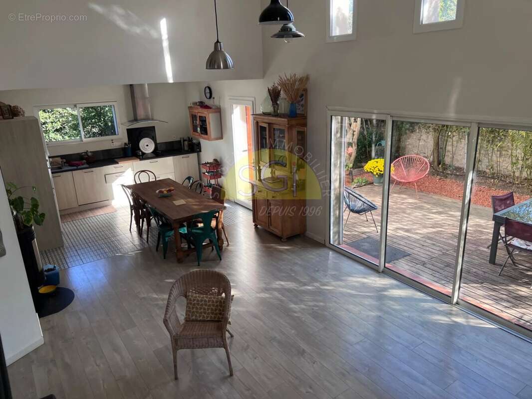 Maison à SAINT-GENIS-DES-FONTAINES