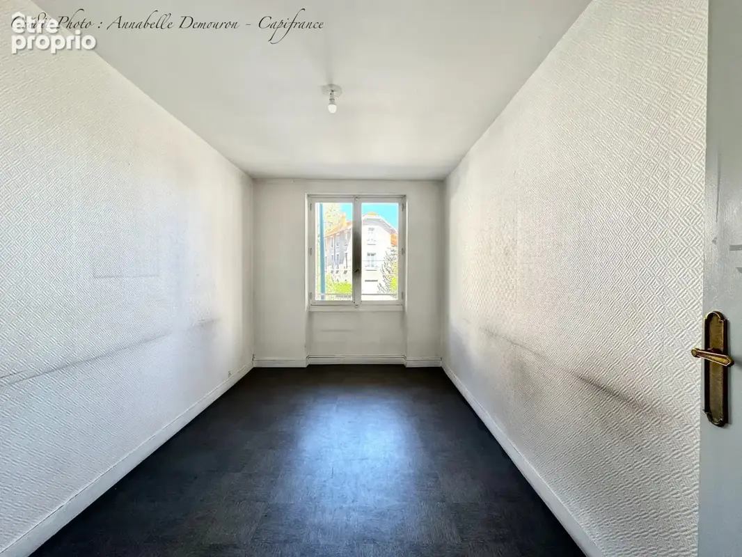 Appartement t5 a renover – clermont-ferrand - les salins - tres beau potentiel - photo 16