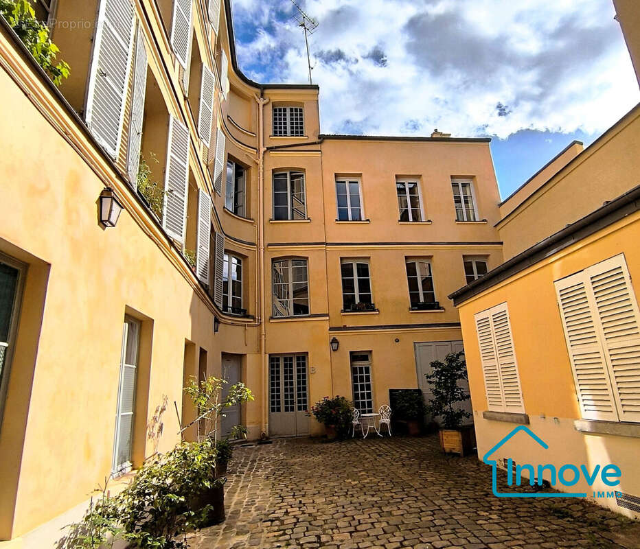 Appartement à VERSAILLES