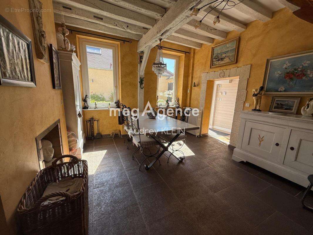 Maison à SERGINES