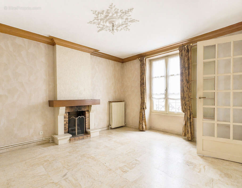 Maison à PRESLES