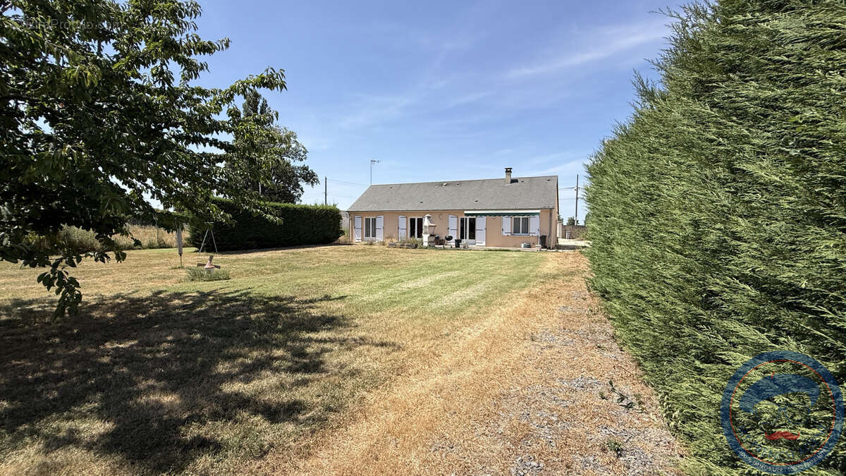 À découvrir sans tarder ! Maison de plain-pied 4 chambres à Pouzay - photo 7