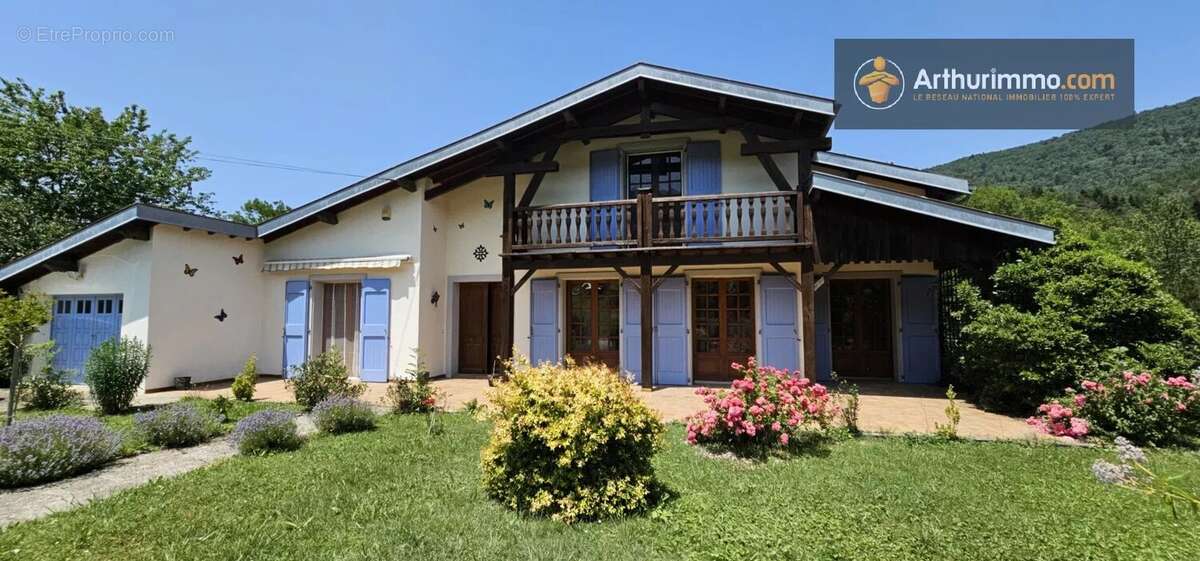 Maison à FOUGAX-ET-BARRINEUF