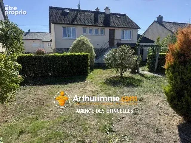 Photo Maison à Martigne-Ferchaud au prix de 139 860€