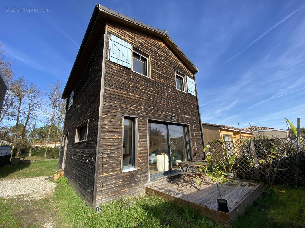 Maison à PAREMPUYRE