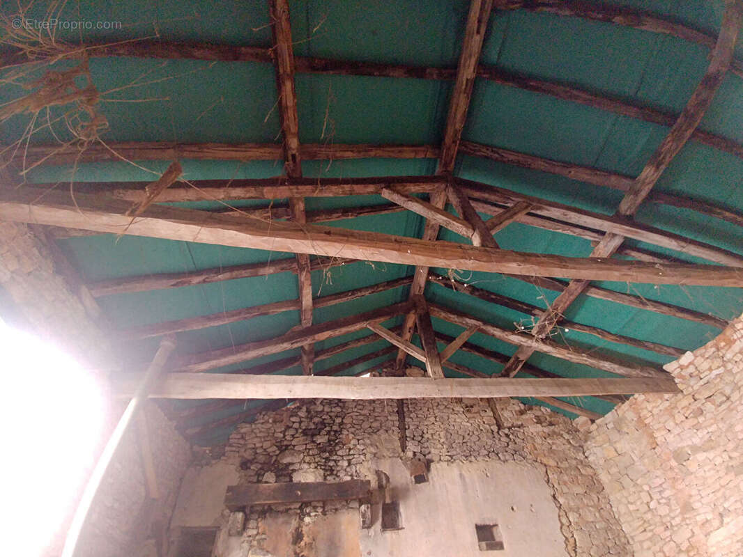 Maison à PUYLAROQUE