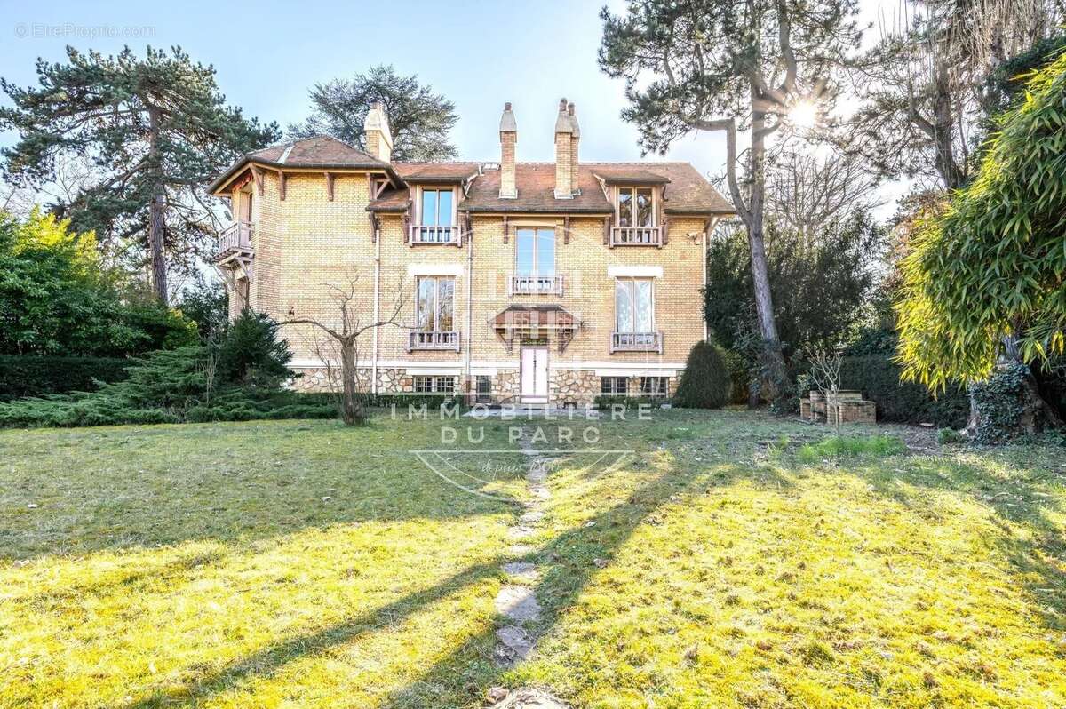 Maison à LE VESINET