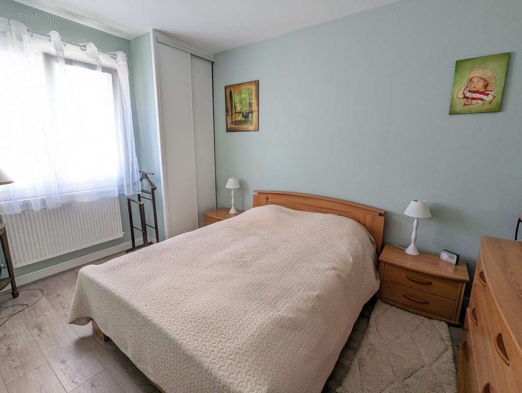 chambre 2 - Appartement à GRANDCAMP-MAISY