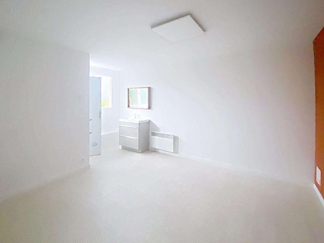 EXCLUSIVITE Maison de  5 pièces  avec dépendance/ local d'activité  de  3 pièces de 55 m2 - photo 18