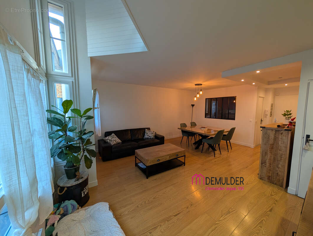 Appartement à EZANVILLE