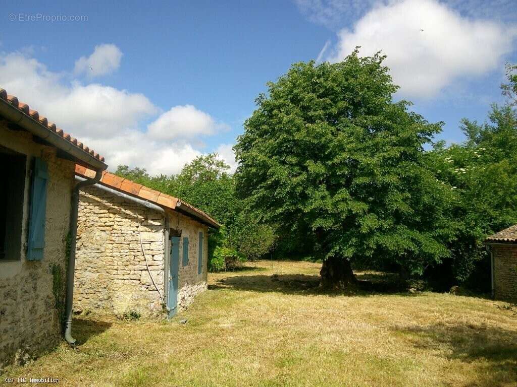 Maison à LEZAY