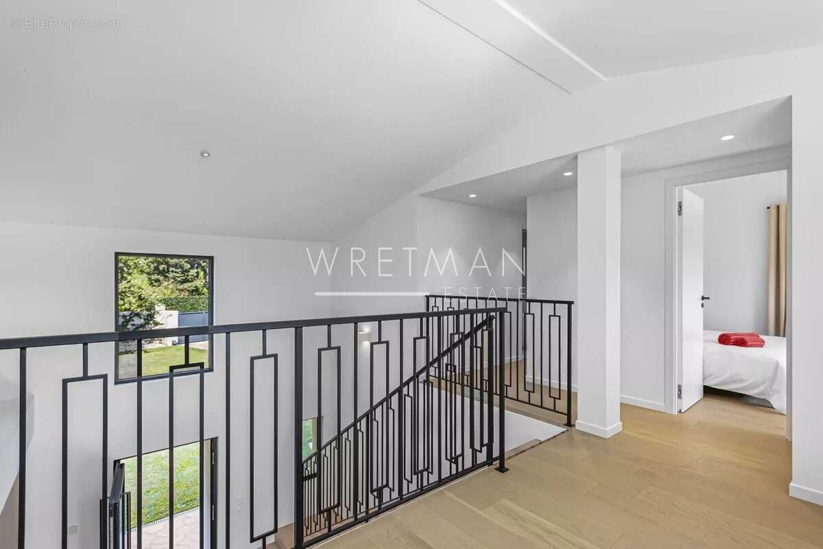 Maison à ROQUEFORT-LES-PINS