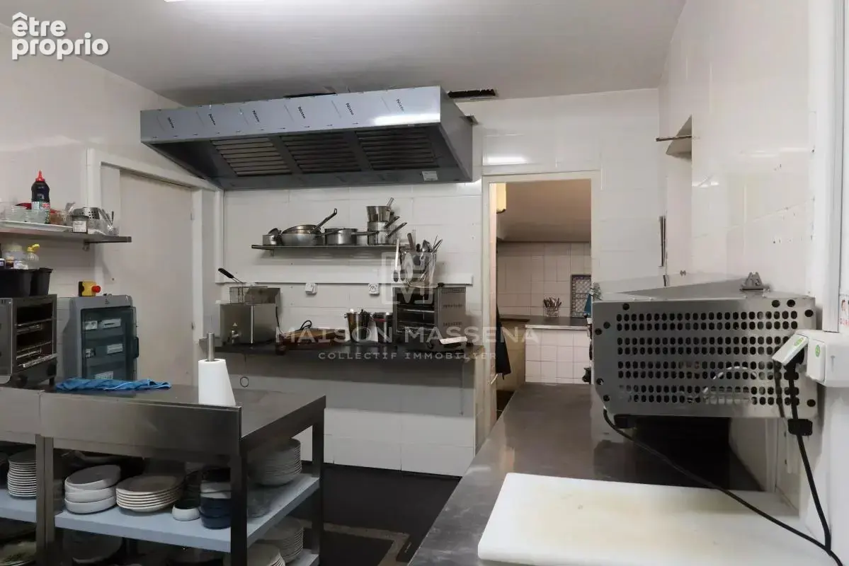 Local atypique volumineux - carré d'or - 390m² - photo 16