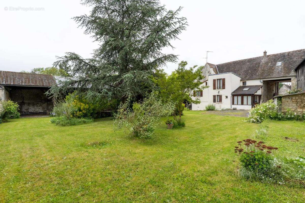Maison à CHAUMONTEL