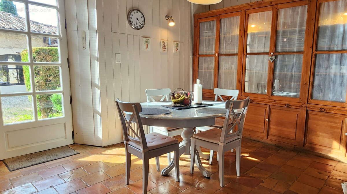 Maison à DONNAZAC
