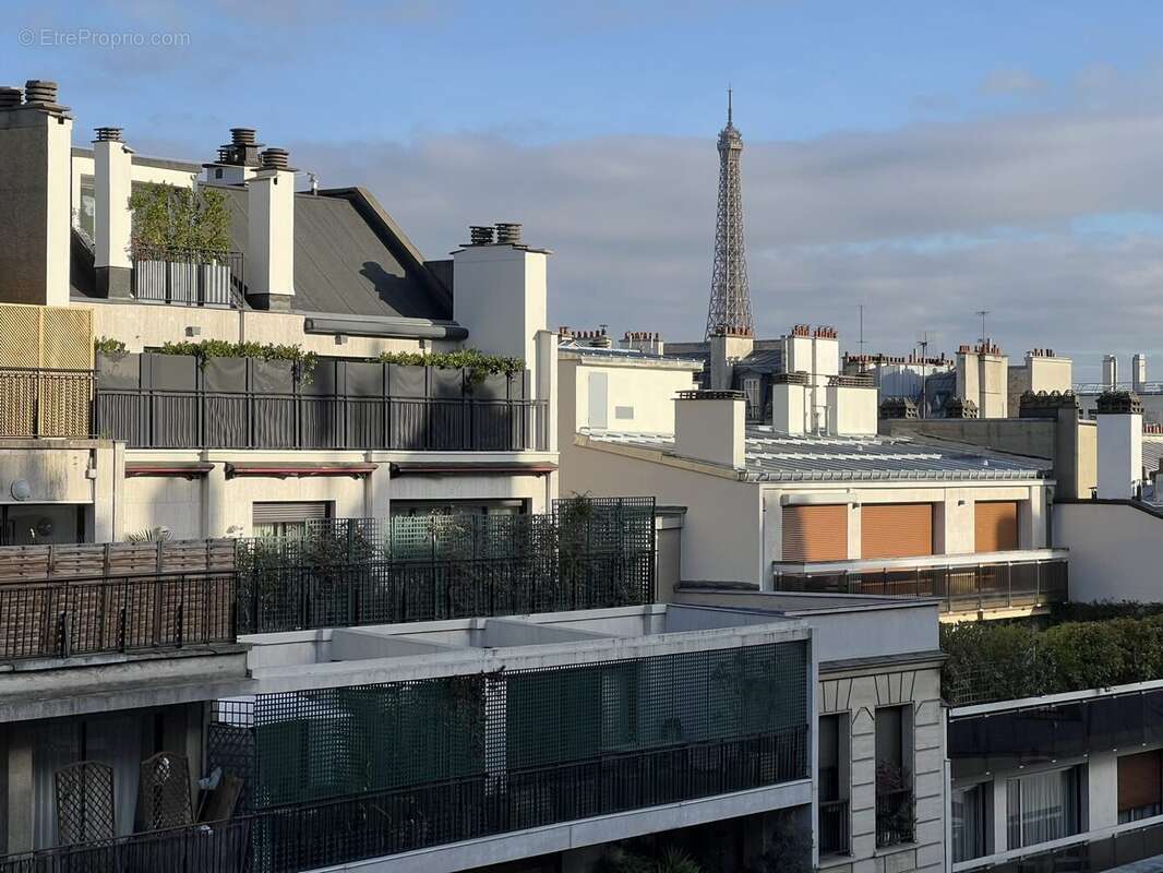 Appartement à PARIS-16E