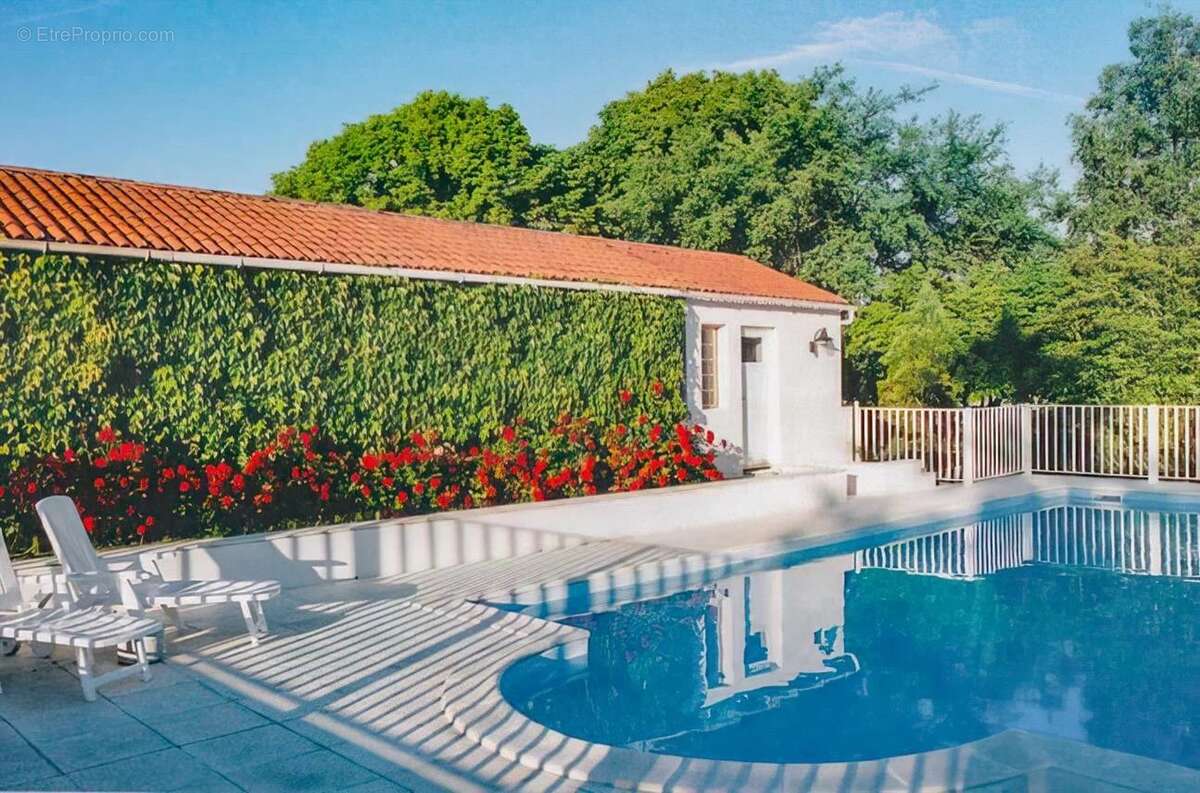 Spacieuse maison à la campagne avec piscine près de Cognac - photo 21
