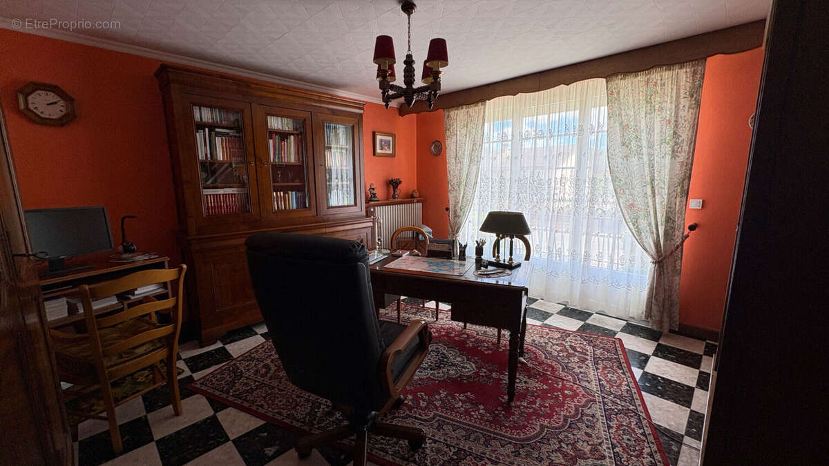 Maison à YZEURE