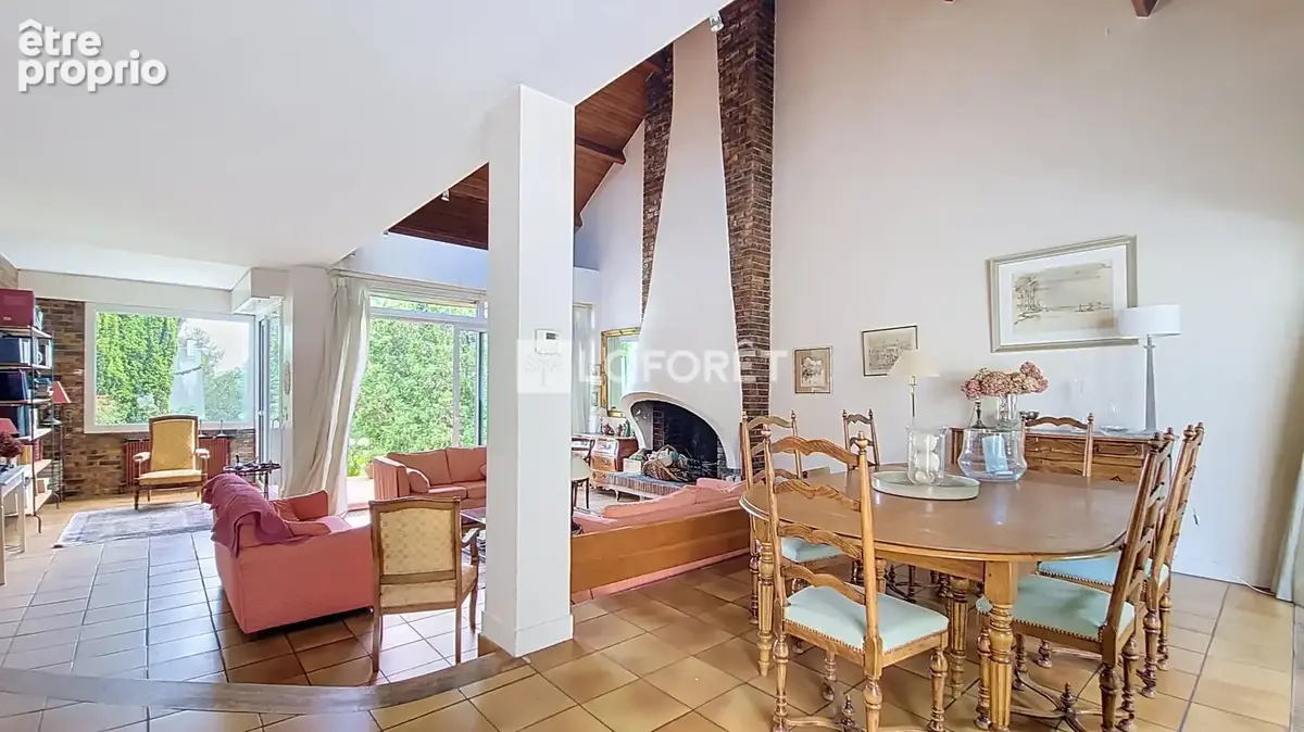 Une maison pensée autour de la lumière et des volumes. - photo 6