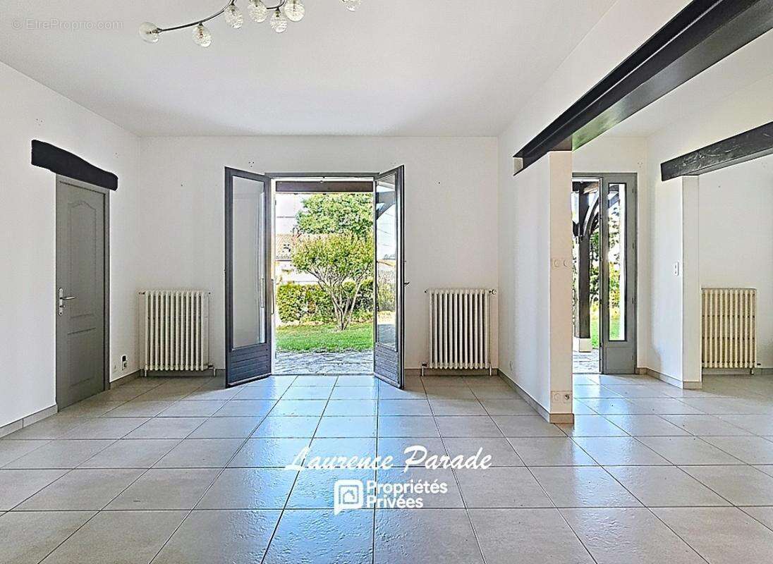 Maison  avec garage et parc, annexes - photo 4
