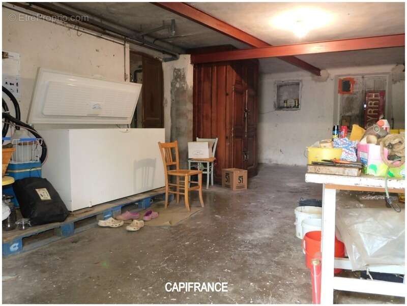 Commerce à LE CHAFFAUT-SAINT-JURSON