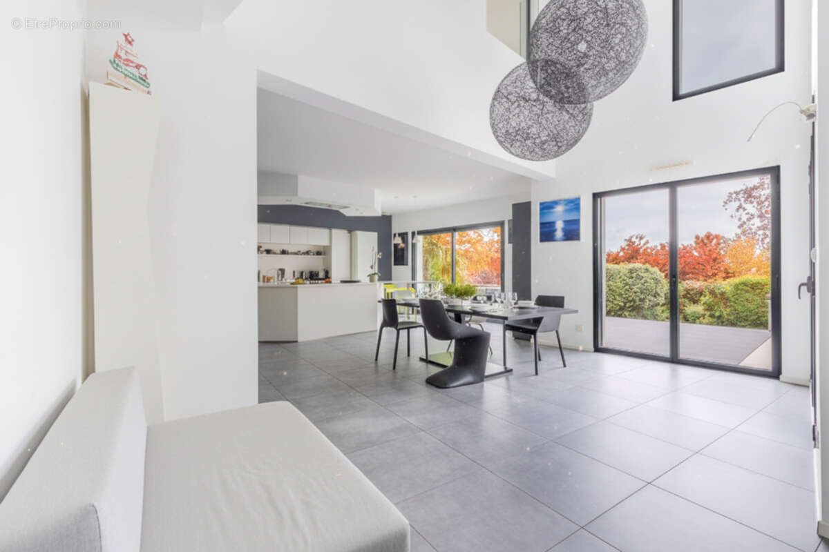 Maison à VERRIERES-LE-BUISSON