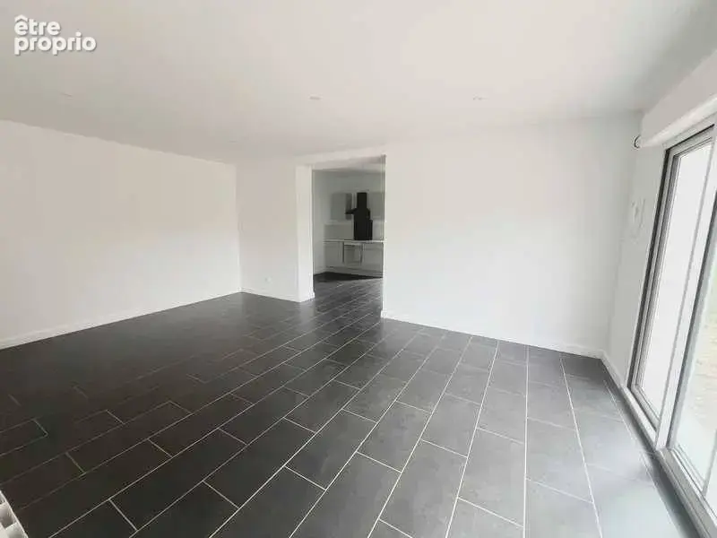 Maison 5 pièces 97 m² à vendre à Etrepagny (27150) - photo 3